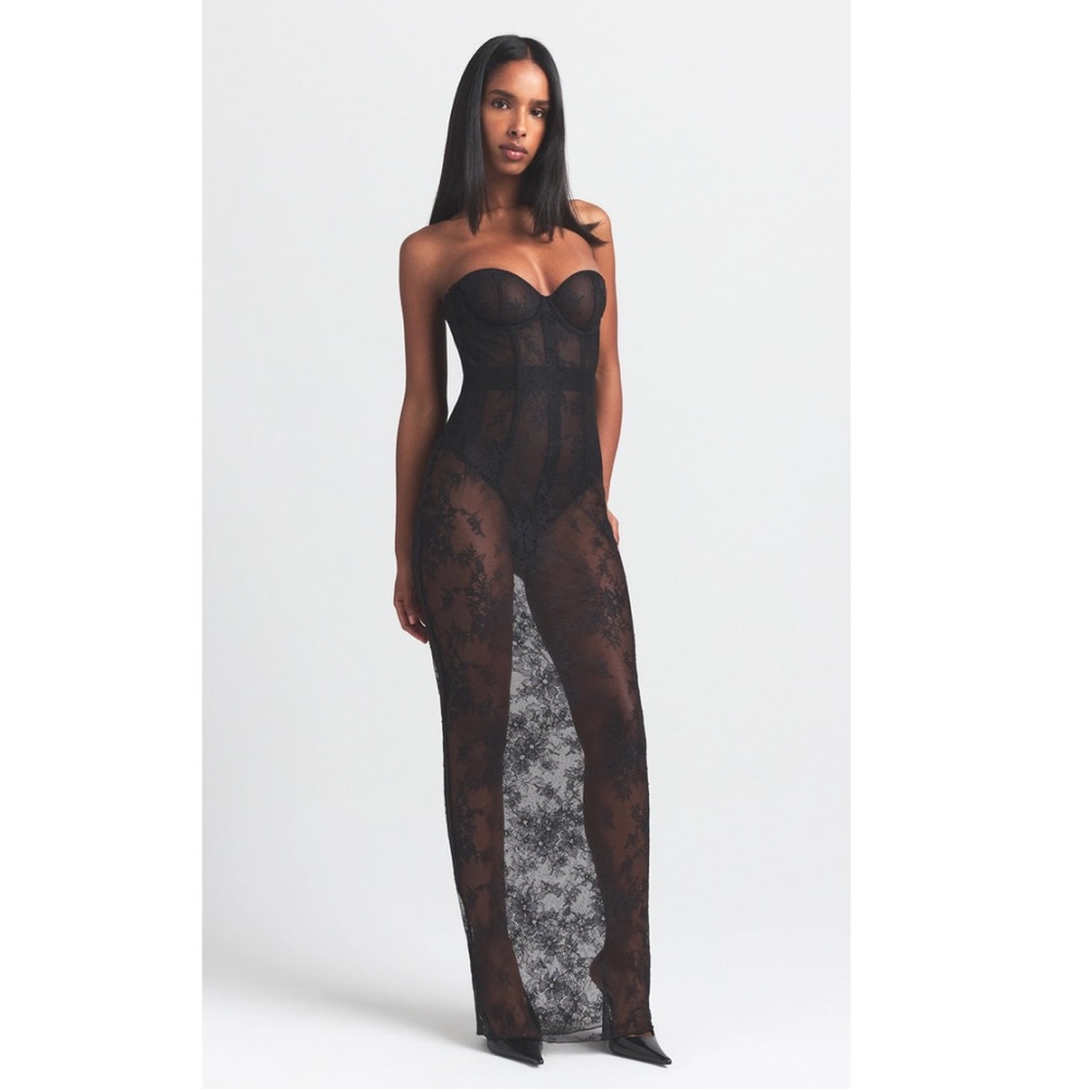 SOLD!!!! Skims Ultra Fine Lace Strapless Corset Long Dress